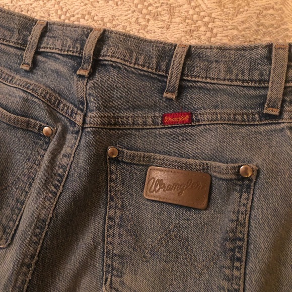 SOLD || Vintage Wrangler Jeans - Picture 3 of 11